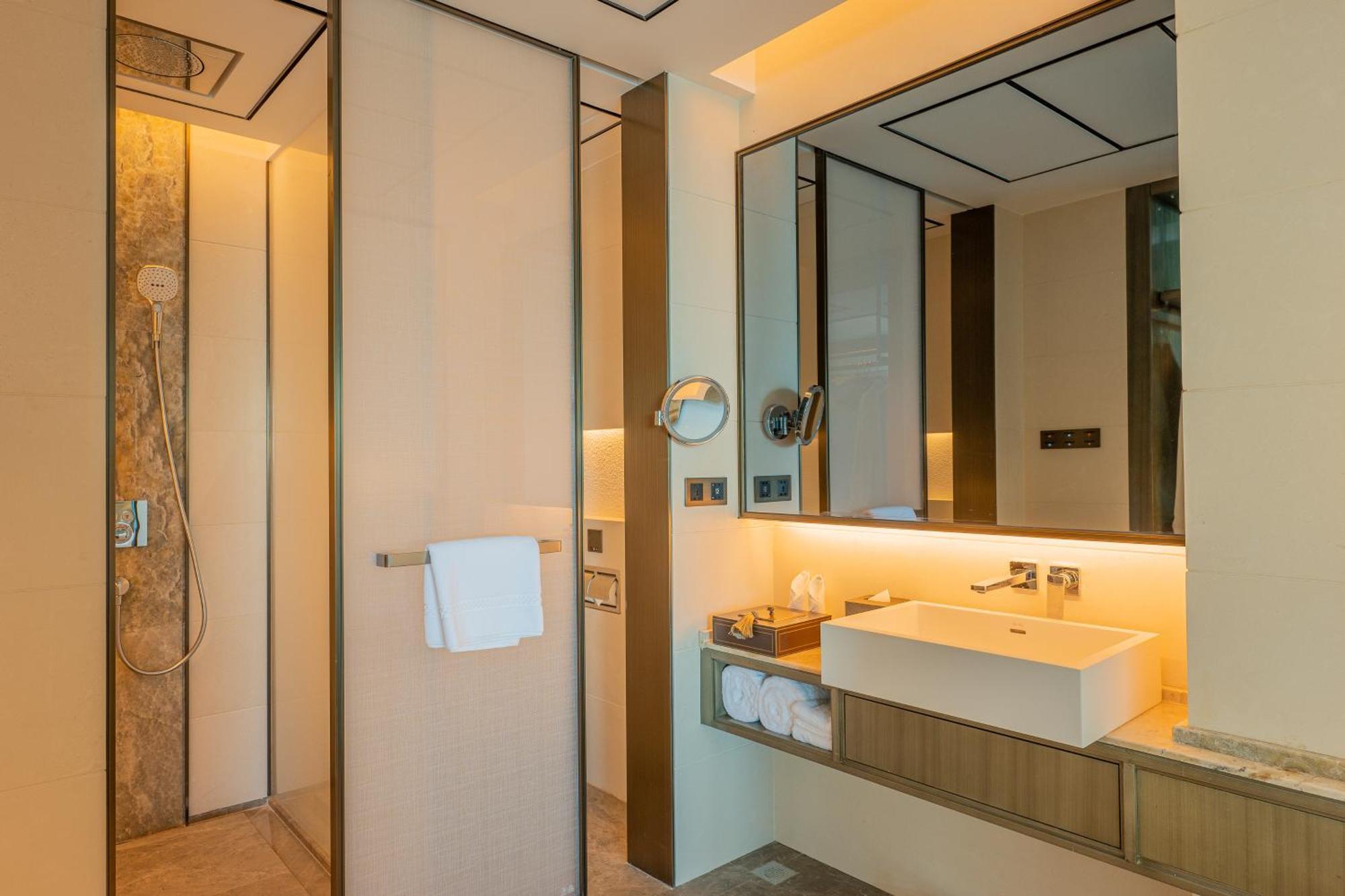 Howard Johnson Plaza By Wyndham Blue Bay Hotel Sihanoukville