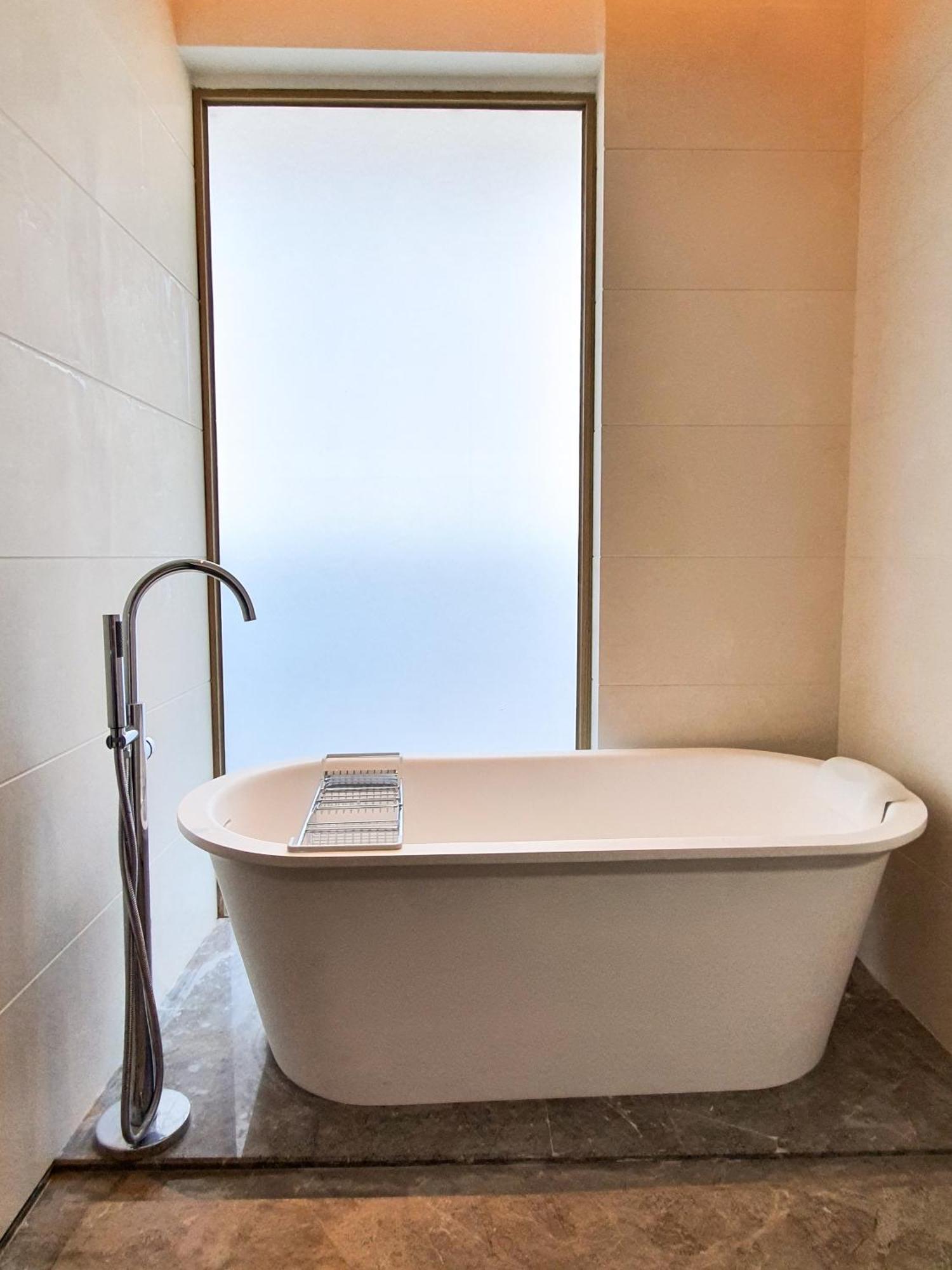 Hotel Howard Johnson Plaza By Wyndham Blue Bay 5*